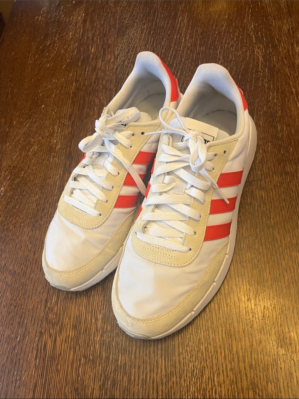 adidas White Sneakers with Red Stripes - Men’s Casual Trainers size 10.5